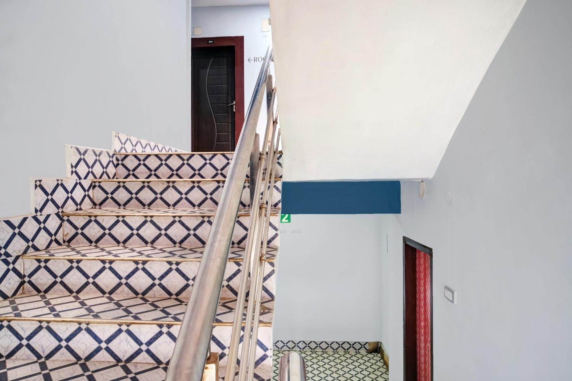 Hotel O Noonmati Guwahati Formerly Hotel Sundari Nunmati Екстер'єр фото